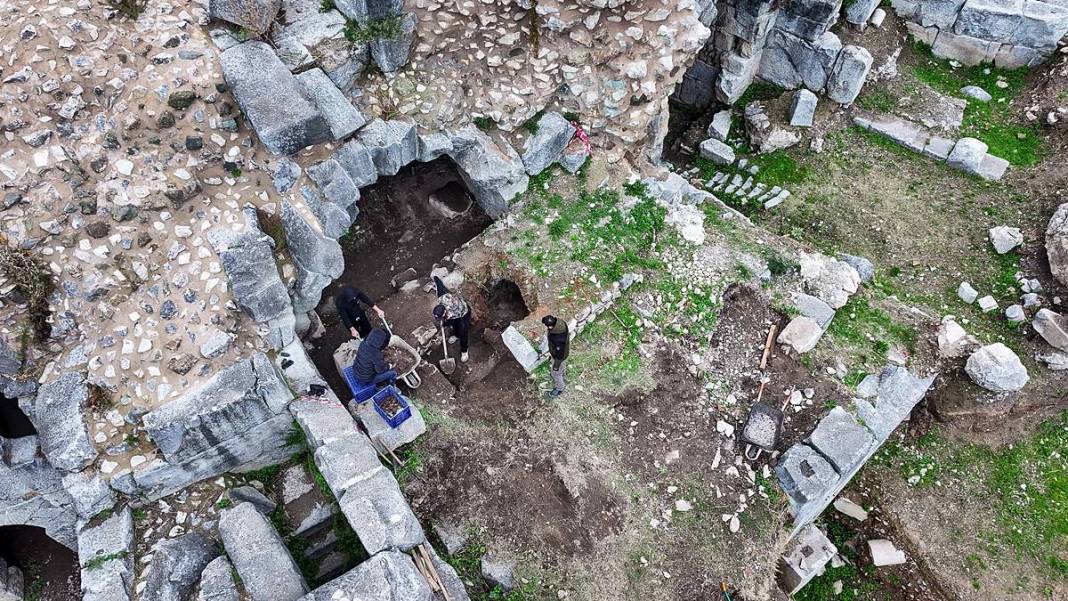 Papa Francis, o kentte keşfedilen Hz. İsa'nın freskini görmek için geliyor! Turistlerin ziyaretine açıldı, büyük ilgi var 24